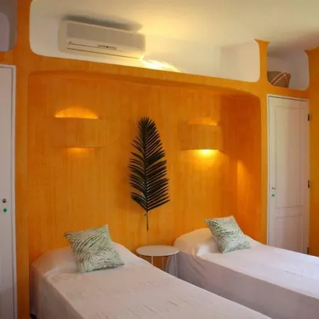 67 Hébergement de vacances *